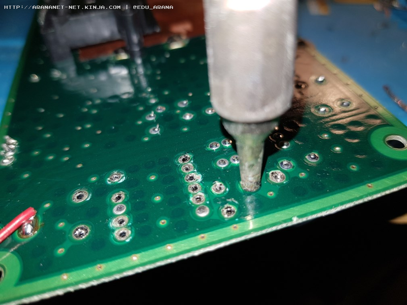 Illustration for article titled INSTALANDO UN LCD EN UNA ATARI LYNX II